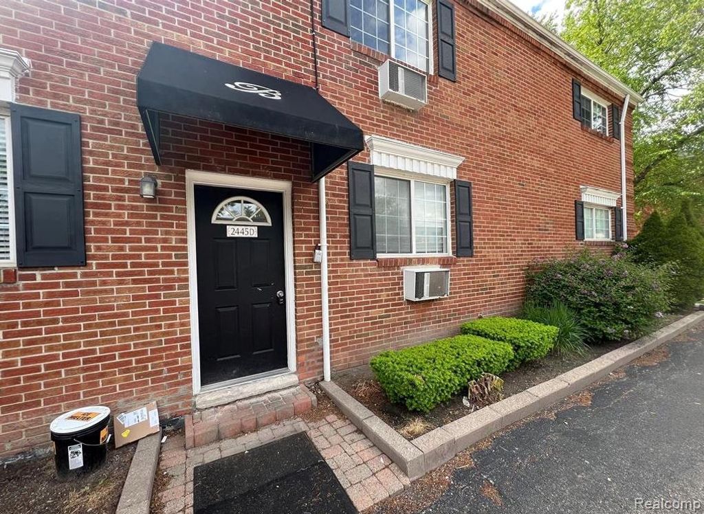 2445 Torquay Avenue 112, Royal Oak, MI 48073