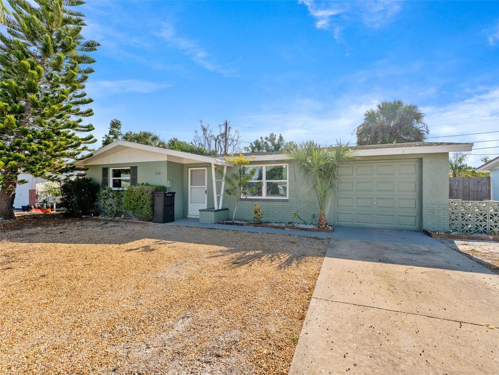 4848 PICTURE AVENUE, Holiday, FL 34690