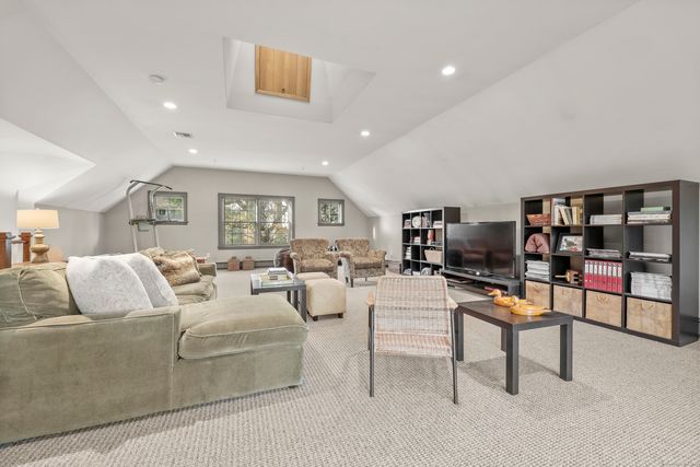 258 Riverside Avenue, Greenwich, CT 06878