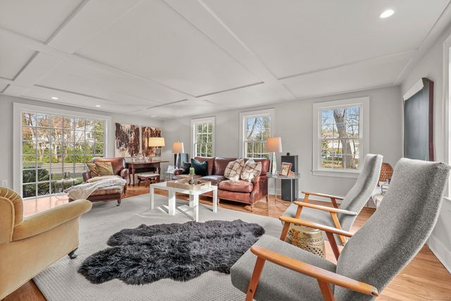 258 Riverside Avenue, Greenwich, CT 06878
