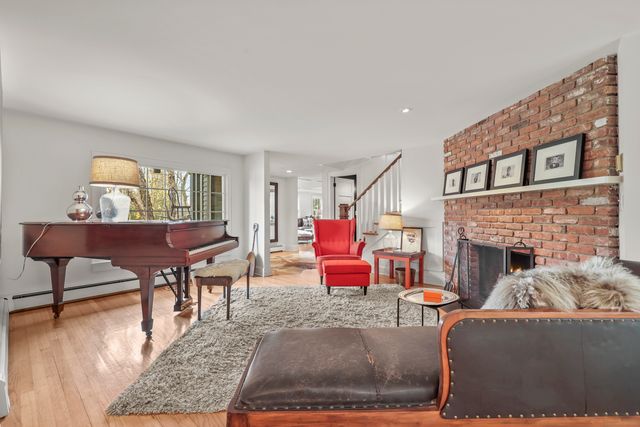 258 Riverside Avenue, Greenwich, CT 06878