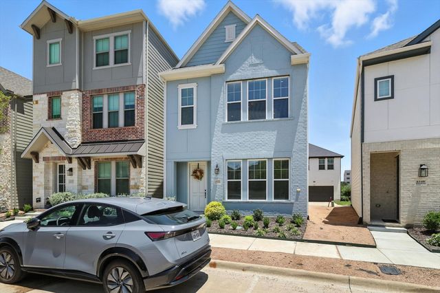 4352 Henderson Avenue, North Richland Hills, TX 76180