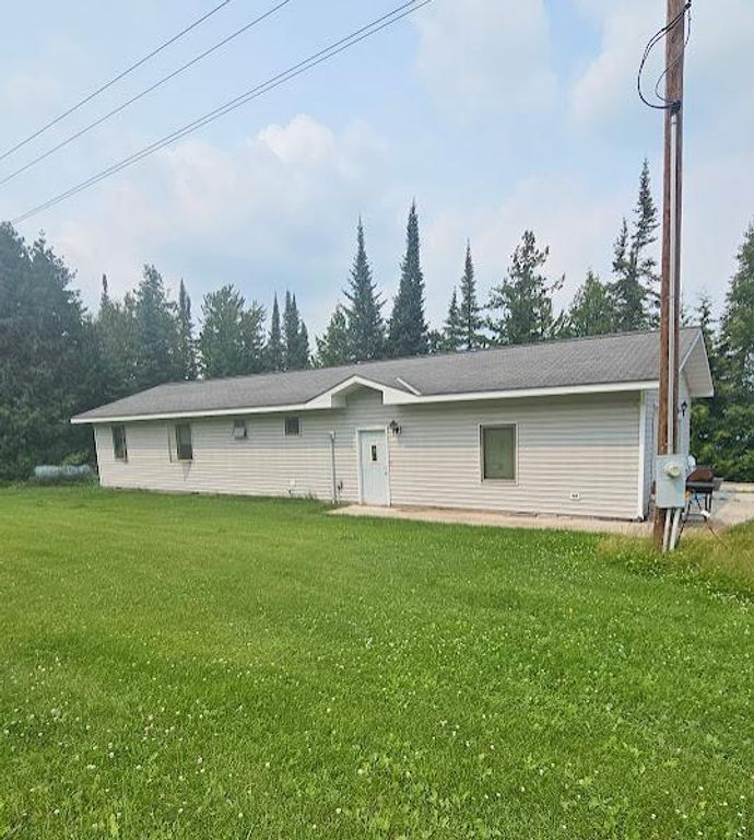 2742 State Highway 11 SE, Baudette, MN 56623