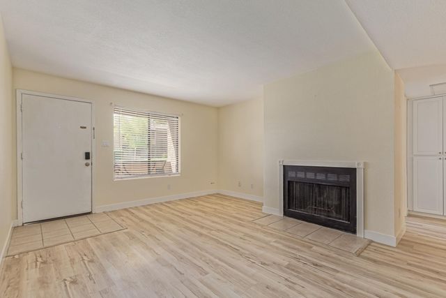5995 N 78TH Street 1037, Scottsdale, AZ 85250