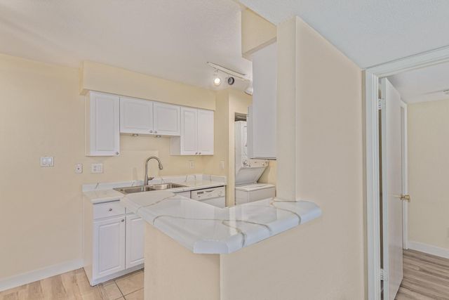 5995 N 78TH Street 1037, Scottsdale, AZ 85250