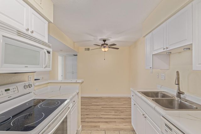 5995 N 78TH Street 1037, Scottsdale, AZ 85250