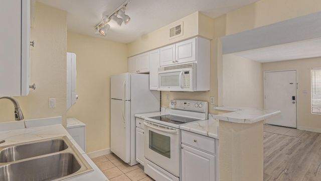 5995 N 78TH Street 1037, Scottsdale, AZ 85250