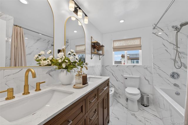 1024 Oaks Drive, Franklin Square, NY 11010