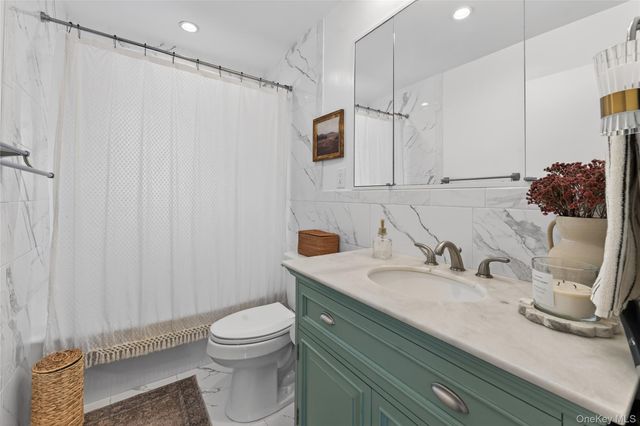 1024 Oaks Drive, Franklin Square, NY 11010