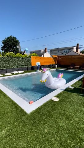 1024 Oaks Drive, Franklin Square, NY 11010