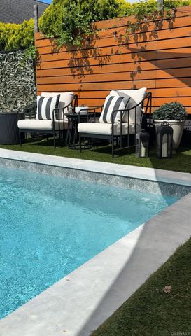 1024 Oaks Drive, Franklin Square, NY 11010