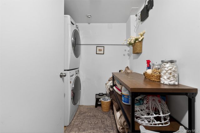 1024 Oaks Drive, Franklin Square, NY 11010