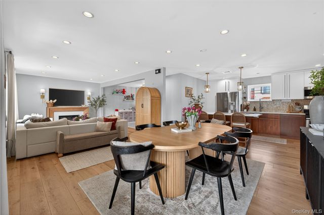 1024 Oaks Drive, Franklin Square, NY 11010