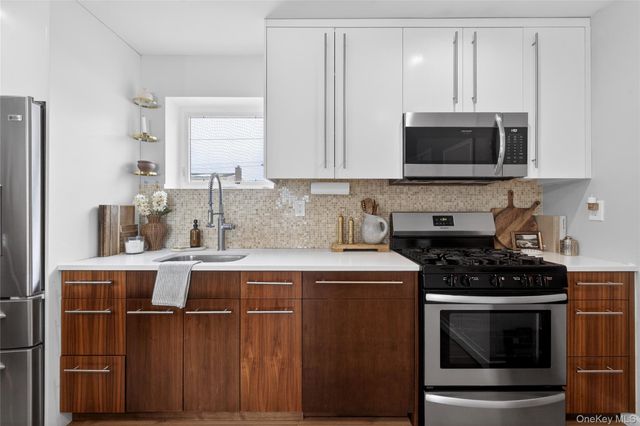 1024 Oaks Drive, Franklin Square, NY 11010