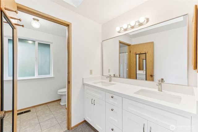 2829 SW 349th Place, Federal Way, WA 98023