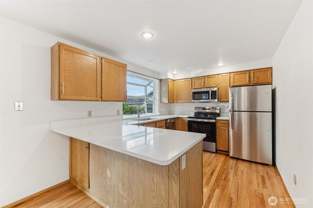 2829 SW 349th Place, Federal Way, WA 98023