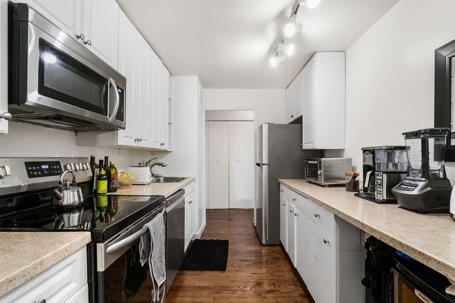 1400 N State Parkway 15D, Chicago, IL 60610