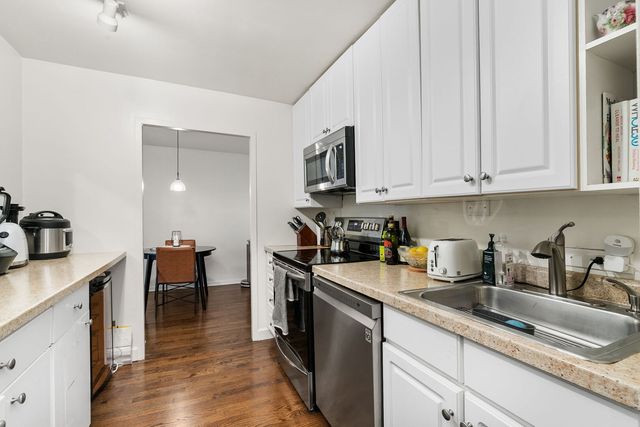 1400 N State Parkway 15D, Chicago, IL 60610