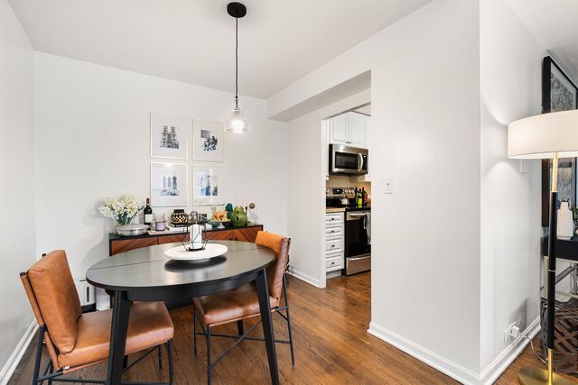 1400 N State Parkway 15D, Chicago, IL 60610