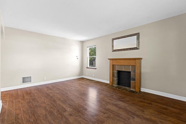 19 Price Avenue, Erlanger, KY 41018