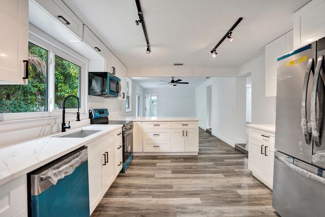 627 W Ilex Drive, Lake Park, FL 33403