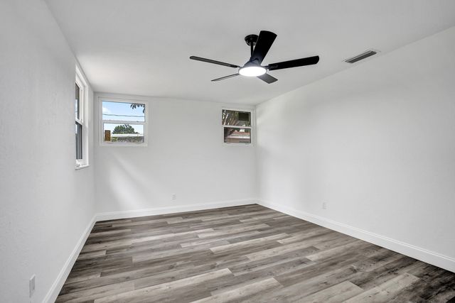 627 W Ilex Drive, Lake Park, FL 33403