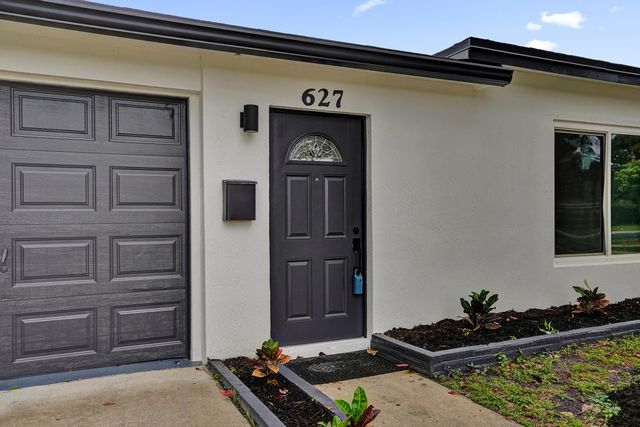 627 W Ilex Drive, Lake Park, FL 33403