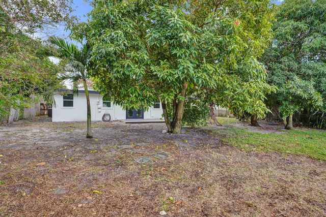 627 W Ilex Drive, Lake Park, FL 33403