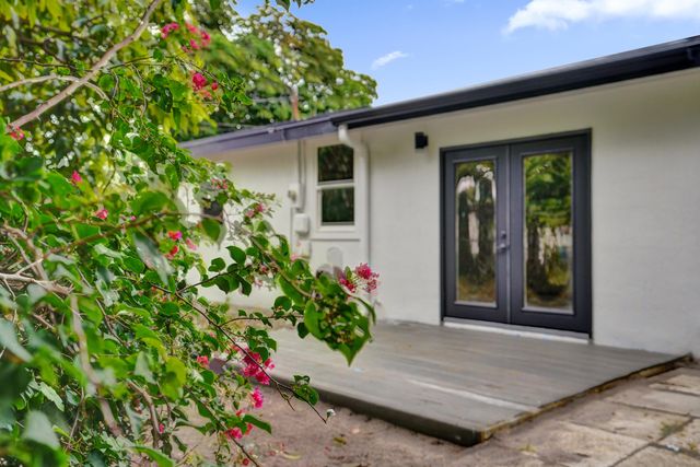 627 W Ilex Drive, Lake Park, FL 33403