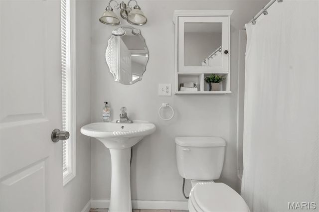 912 College Avenue, Alton, IL 62002