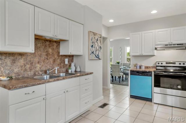 912 College Avenue, Alton, IL 62002