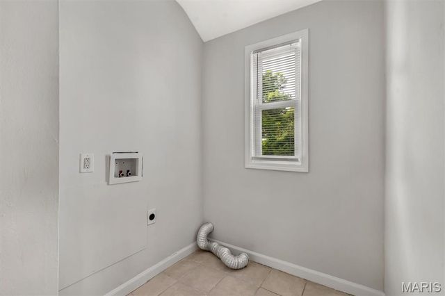 912 College Avenue, Alton, IL 62002