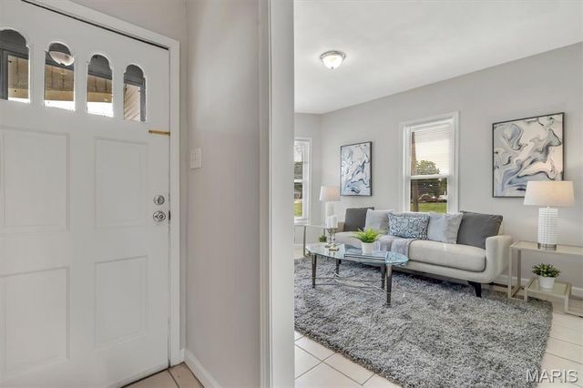 912 College Avenue, Alton, IL 62002