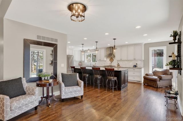 92 Kirksway Lane, Orion Charter Township, MI 48362