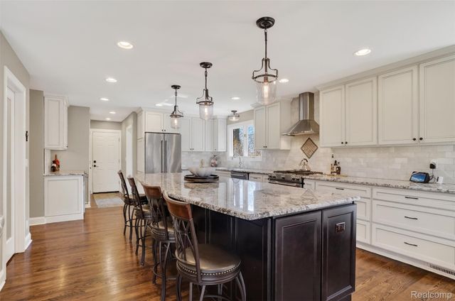 92 Kirksway Lane, Orion Charter Township, MI 48362