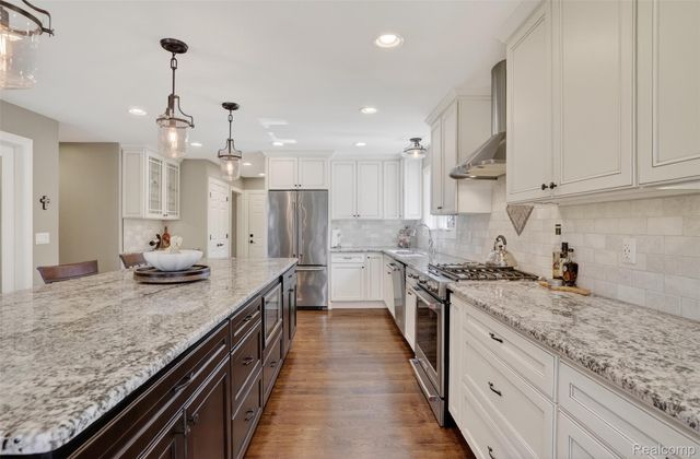 92 Kirksway Lane, Orion Charter Township, MI 48362