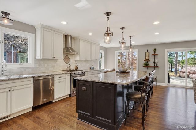 92 Kirksway Lane, Orion Charter Township, MI 48362