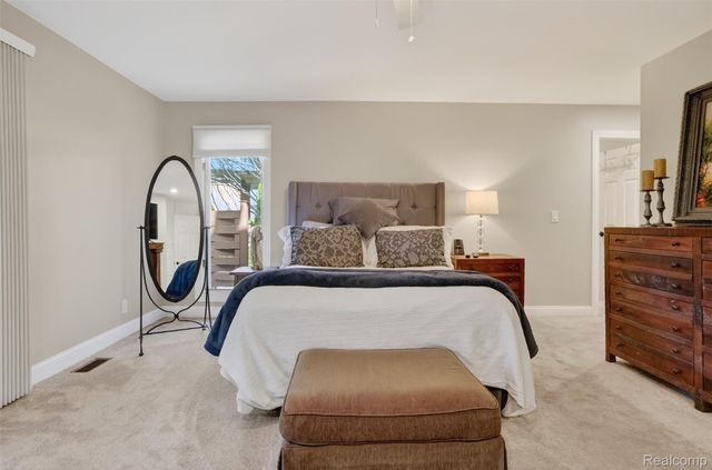 92 Kirksway Lane, Orion Charter Township, MI 48362