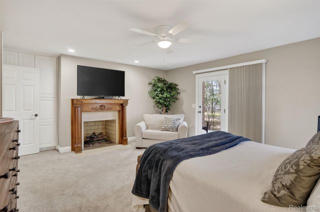 92 Kirksway Lane, Orion Charter Township, MI 48362