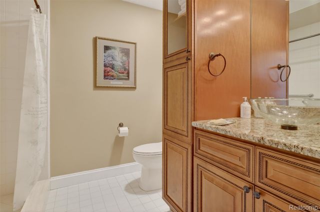 92 Kirksway Lane, Orion Charter Township, MI 48362