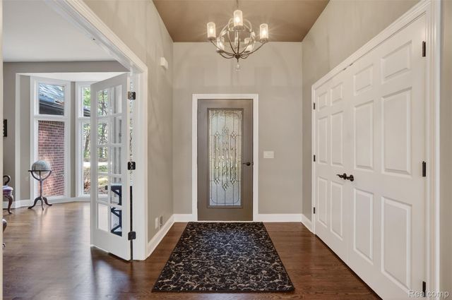 92 Kirksway Lane, Orion Charter Township, MI 48362