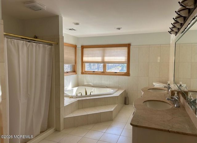 785 Green Valley Road, Jackson, NJ 08527