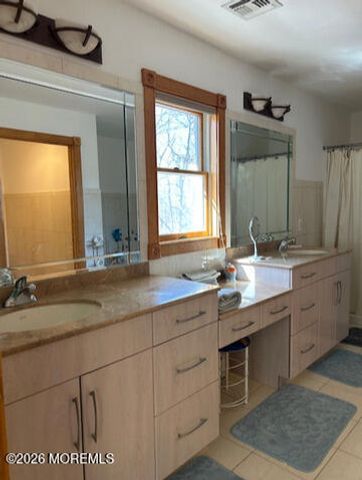 785 Green Valley Road, Jackson, NJ 08527