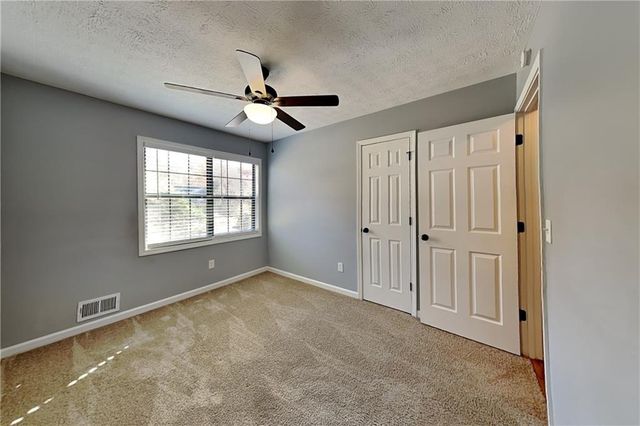 4304 Falcon Crest Drive, Flowery Branch, GA 30542