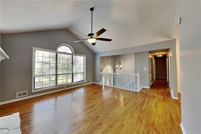 4304 Falcon Crest Drive, Flowery Branch, GA 30542