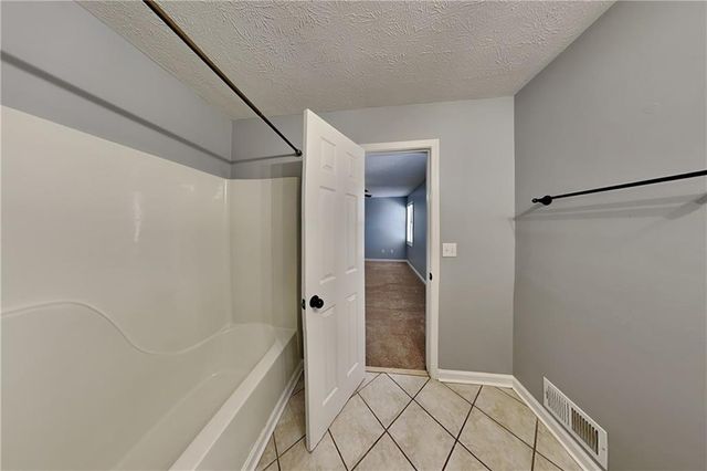 4304 Falcon Crest Drive, Flowery Branch, GA 30542