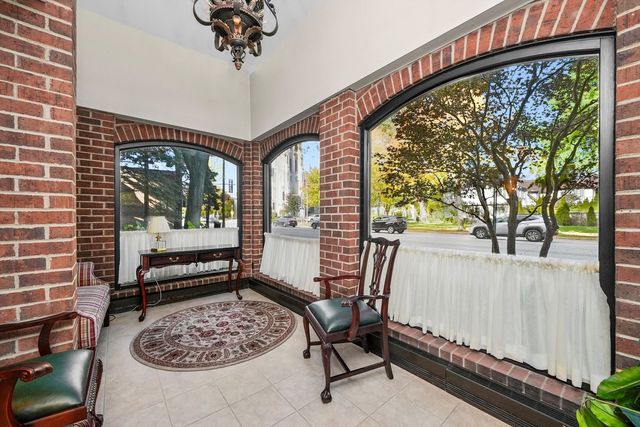 7575 LAKE Street 5C, River Forest, IL 60305