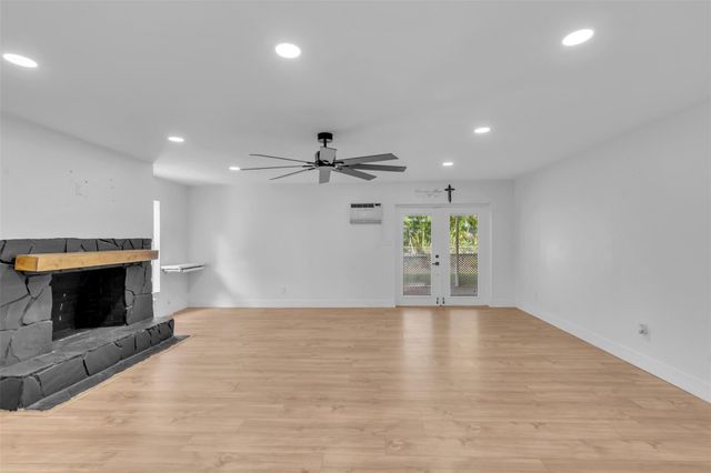 5181 SW 14th Street, Fort Lauderdale, FL 33317