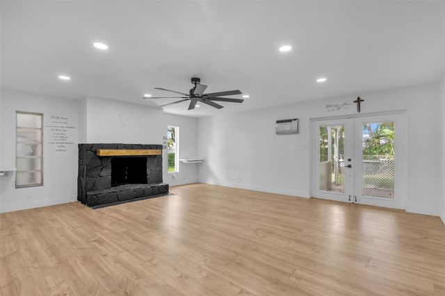 5181 SW 14th Street, Fort Lauderdale, FL 33317