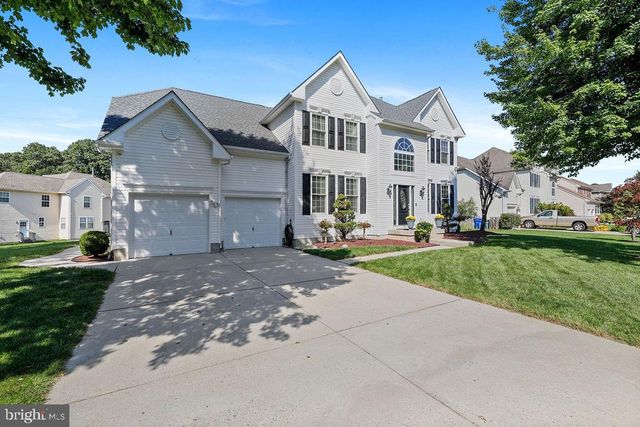 74 CREEKWOOD DR, Bordentown, NJ 08505